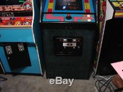 Original Ms. Pacman Arcade Machine À Mi-chemin