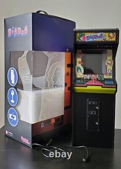 Réplique à l'échelle 1/4 de la machine d'arcade Dig Dug des Quartiers Arcades de Numskull