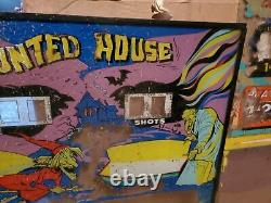 Scène de maison hantée en verre 1972 Machine de flipper vintage de la salle d'arcade Midway Gun Game