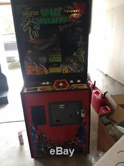 Space Invaders Deluxe Arcade Game Par Midway Nice Condition