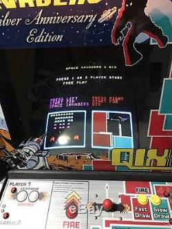 Space Invaders / Qix Silver Anniversaire Arcade Vidéo Multi Game Machine
