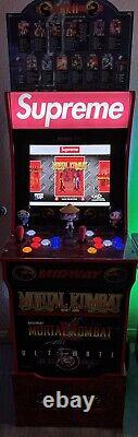 Supreme x Machine d'arcade Mortal Kombat par Arcade1UP