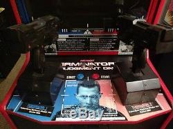 Terminator 2 Dedicated Arcade Machine! Travailler Totalement