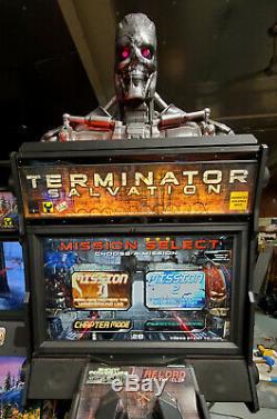 Terminator Salvation Deluxe 42 LCD Shooting Arcade Video Game Machine! Travail